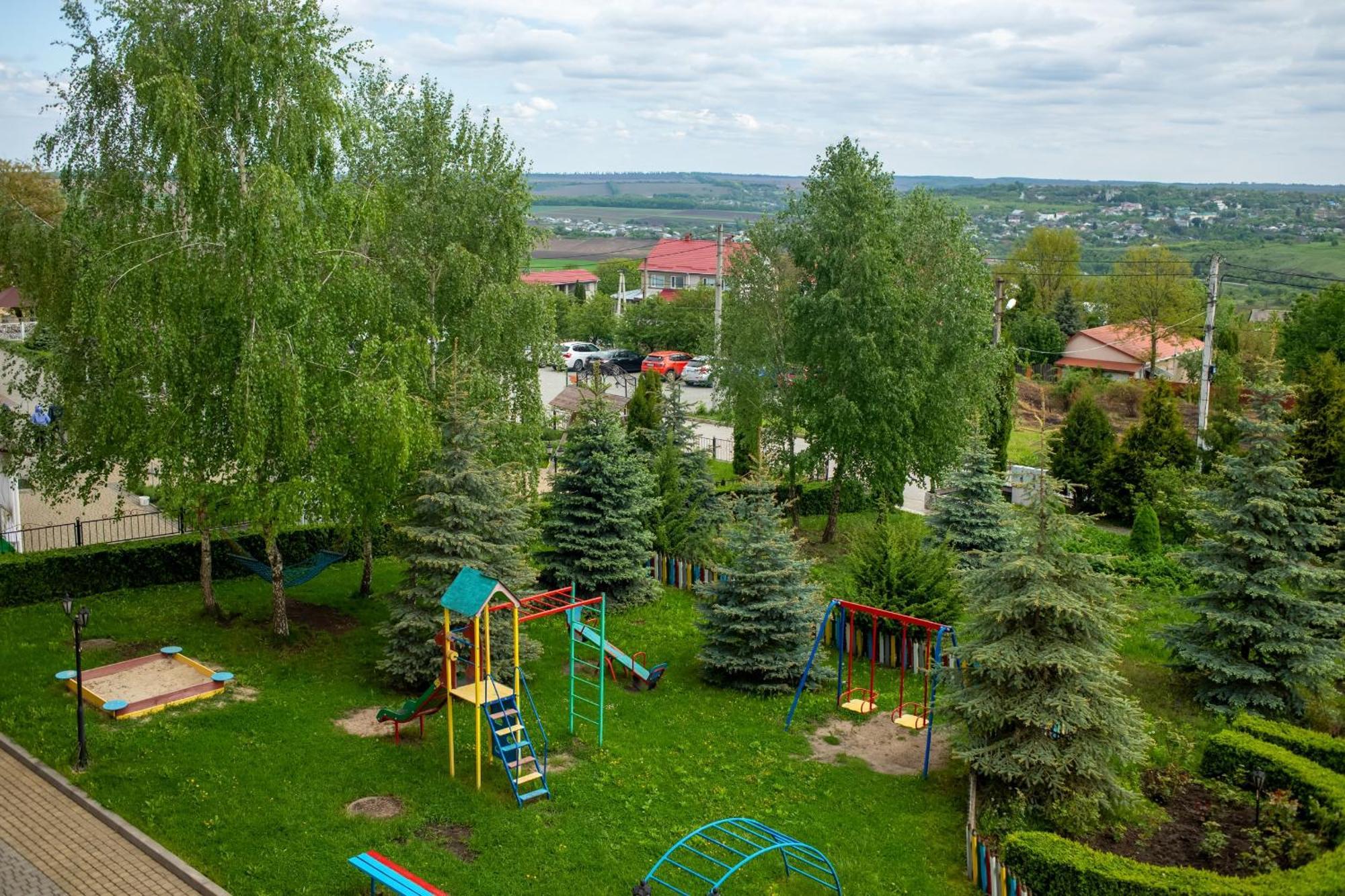 Vitapark Sonyachnyy Provans Satanov Exterior photo